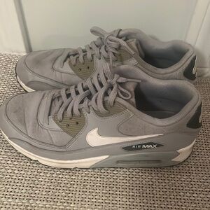Airmax 90 grey and white